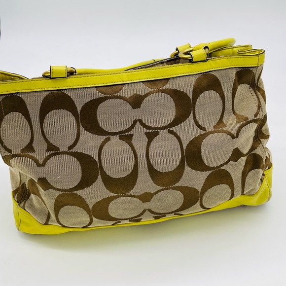 Coach Park Signature Carryall - Picture 3 of 10